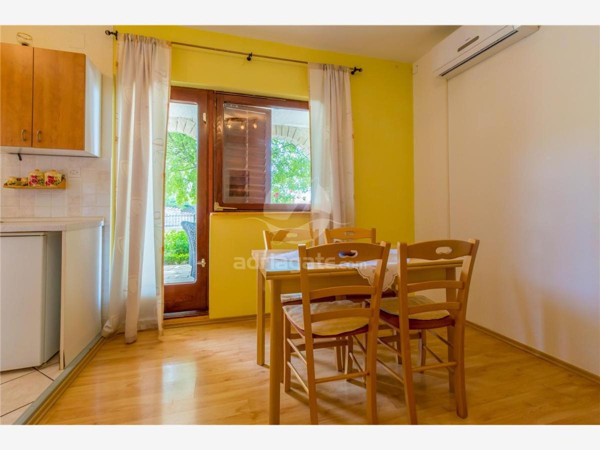 Apartments Dora Selce Luaran gambar